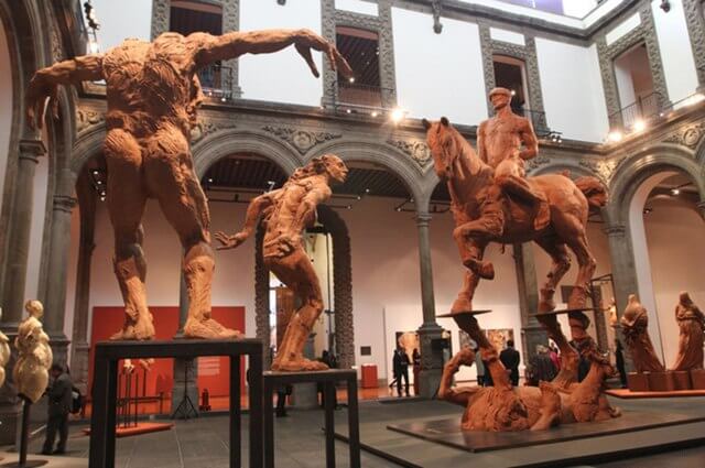 Cosas que hacemos en los museos y nos hacen ver nacos Cosas que hacemos en los museos y nos hacen ver nacos